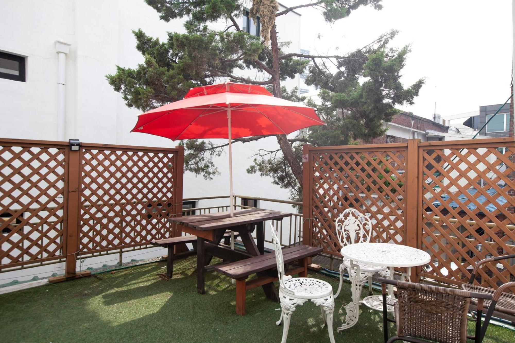 Jeong House